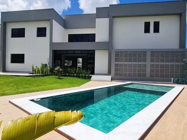 Casa / Sobrado em Condomínio para Venda em Camaçari/BA Alphaville Litoral Norte 1 5 Quartos