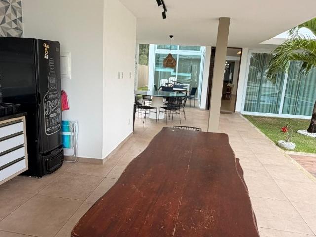 Casa / Sobrado em Condomínio para Venda em Camaçari/BA Guarajuba 5 Quartos