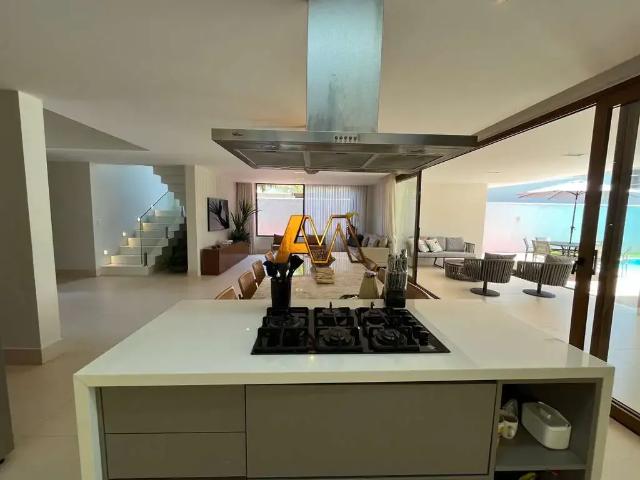 Casa / Sobrado em Condomínio para Venda em Camaçari/BA Guarajuba 6 Quartos