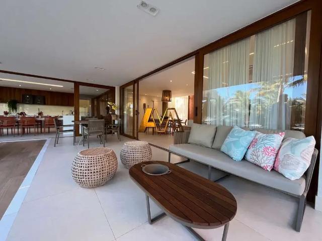 Casa / Sobrado em Condomínio para Venda em Camaçari/BA Guarajuba 6 Quartos