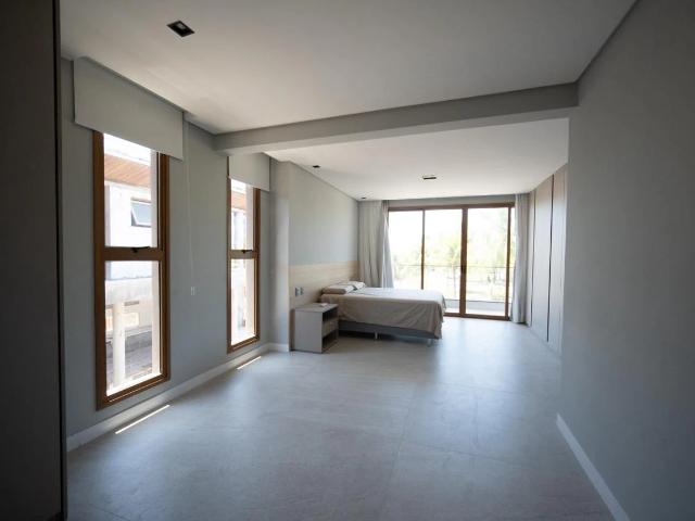 Casa / Sobrado em Condomínio para Venda em Camaçari/BA Guarajuba 6 Quartos