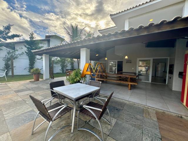 Casa / Sobrado em Condomínio para Venda em Camaçari/BA Guarajuba 8 Quartos