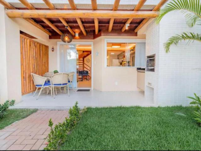 Casa / Sobrado em Condomínio para Venda em Camaçari/BA Itacimirim 4 Quartos