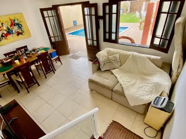 Casa / Sobrado em Condomínio para Venda em Camaçari/BA Jauá 5 Quartos