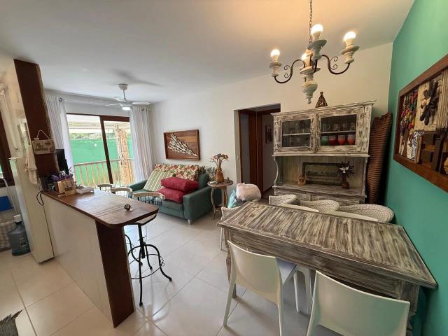 Casa / Sobrado em Condomínio para Venda em Camaçari/BA Monte Gordo 2 Quartos