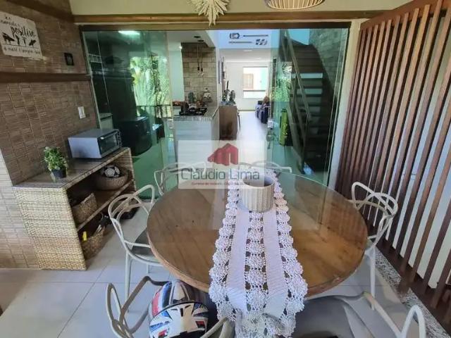 Casa / Sobrado em Condomínio para Venda em Camaçari/BA Monte Gordo 4 Quartos
