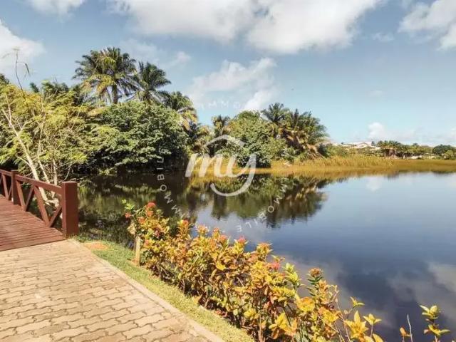 Casa / Sobrado em Condomínio para Venda em Camaçari/BA Monte Gordo 5 Quartos