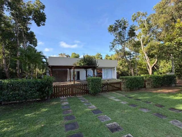 Casa / Sobrado em Condomínio para Venda em Camaçari/BA Monte Gordo 8 Quartos