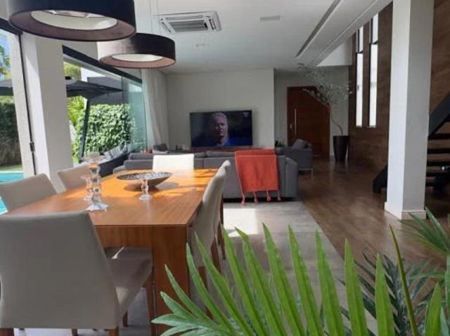 Casa / Sobrado em Condomínio para Venda em Camaçari/BA Vilas de Abrantes 4 Quartos