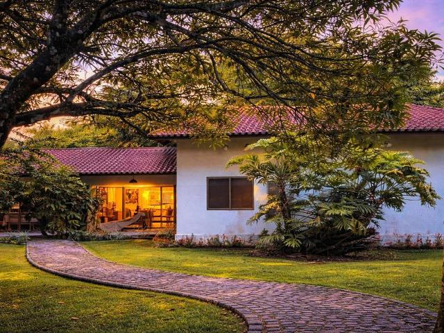 Casa / Sobrado em Condomínio para Venda em Camaragibe/PE Aldeia dos Camarás 5 Quartos
