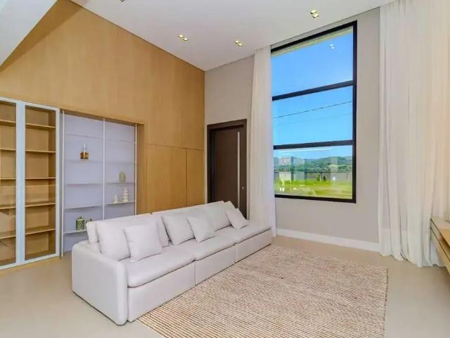 Casa / Sobrado em Condomínio para Venda em Camboriú/SC Centro 3 Quartos