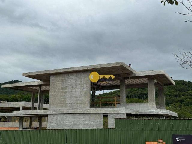 Casa / Sobrado em Condomínio para Venda em Camboriú/SC Monte Alegre 4 Quartos