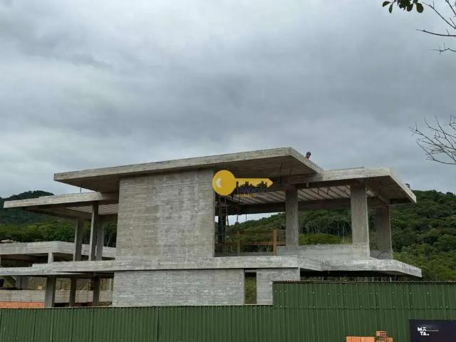 Casa / Sobrado em Condomínio para Venda em Camboriú/SC Monte Alegre 4 Quartos