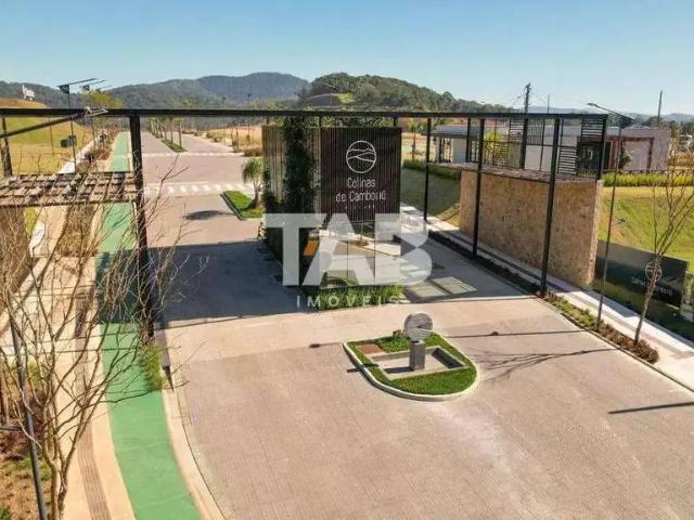 Casa / Sobrado em Condomínio para Venda em Camboriú/SC Monte Alegre 4 Quartos