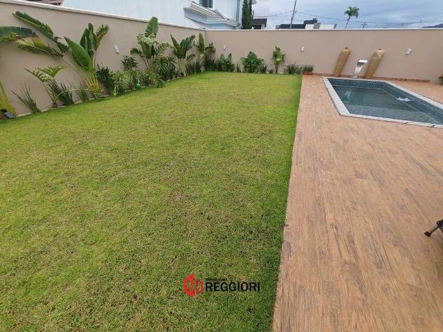 Casa / Sobrado em Condomínio para Venda em Camboriú/SC Santa Regina 3 Quartos