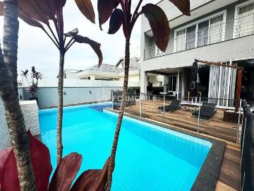 Casa / Sobrado em Condomínio para Venda em Camboriú/SC Santa Regina 4 Quartos