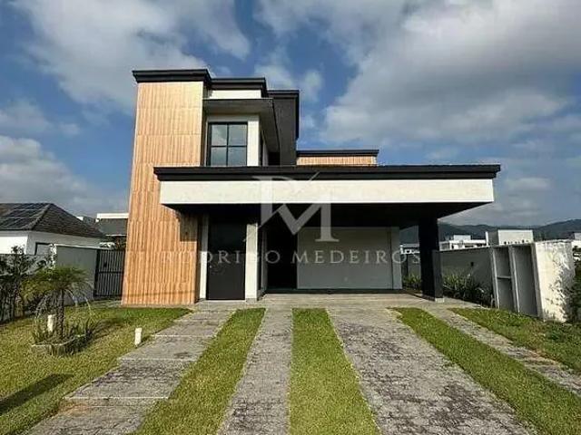 Casa / Sobrado em Condomínio para Venda em Camboriú/SC Santa Regina 4 Quartos