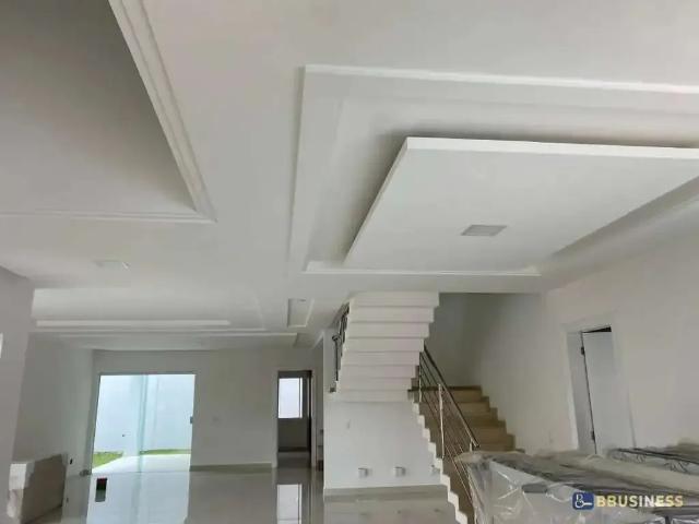 Casa / Sobrado em Condomínio para Venda em Campos dos Goytacazes/RJ Parque Tamandaré 4 Quartos