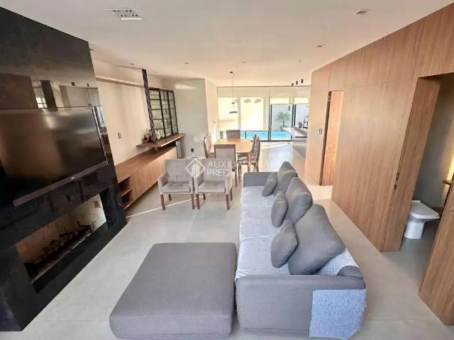 Casa / Sobrado em Condomínio para Venda em Canoas/RS Fátima 3 Quartos