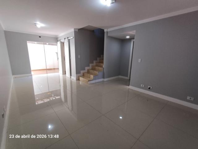 Casa / Sobrado em Condomínio para Venda em Cascavel/PR Região do Lago 3 Quartos