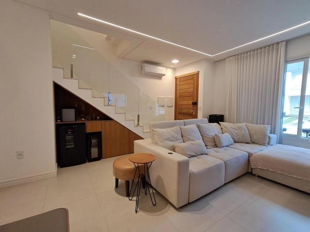 Casa / Sobrado em Condomínio para Venda em Capão da Canoa/RS Centro 3 Quartos
