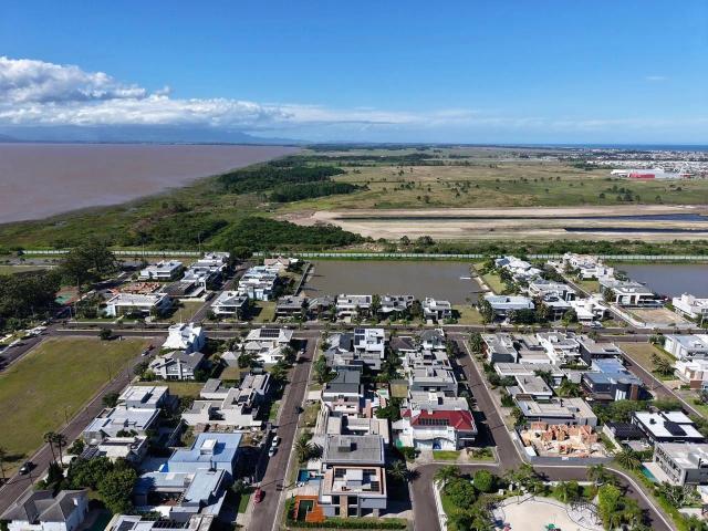Casa / Sobrado em Condomínio para Venda em Capão da Canoa/RS Centro 4 Quartos