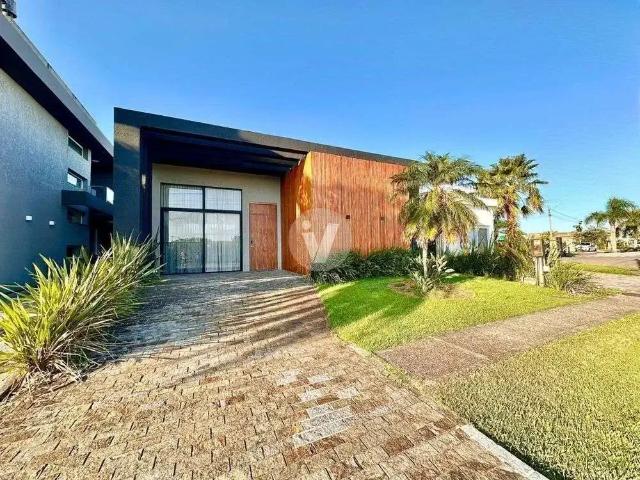 Casa / Sobrado em Condomínio para Venda em Capão da Canoa/RS Parque Antártica 4 Quartos
