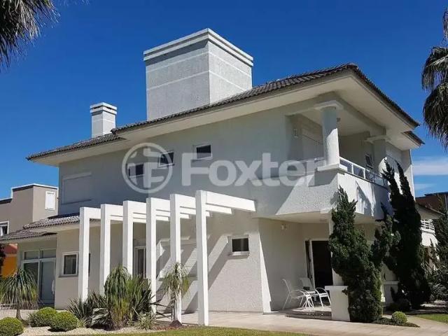 Casa / Sobrado em Condomínio para Venda em Capão da Canoa/RS Zona Nova 6 Quartos