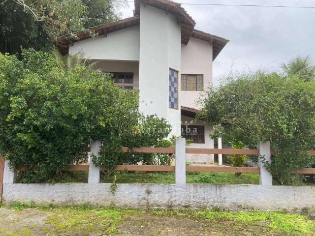 Casa / Sobrado em Condomínio para Venda em Caraguatatuba/SP Massaguaçu 4 Quartos