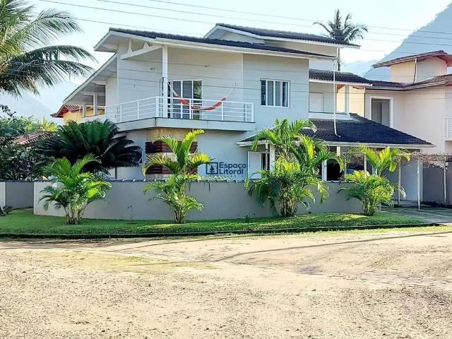 Casa / Sobrado em Condomínio para Venda em Caraguatatuba/SP Massaguaçu 4 Quartos