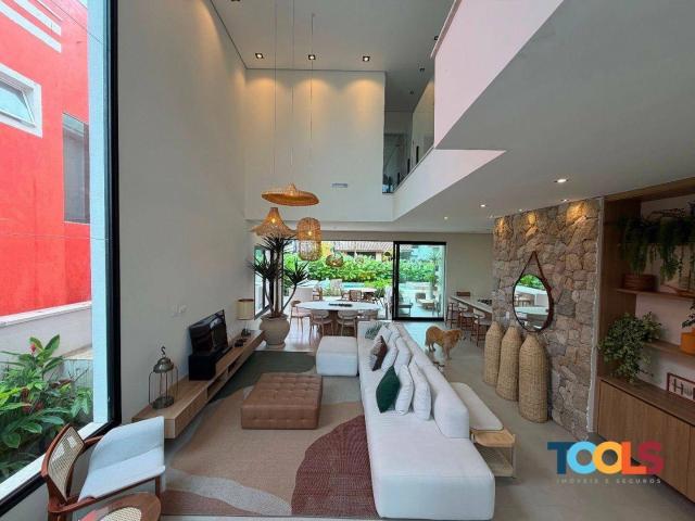 Casa / Sobrado em Condomínio para Venda em Caraguatatuba/SP Massaguaçu 4 Quartos
