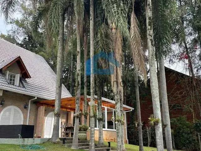 Casa / Sobrado em Condomínio para Venda em Carapicuíba/SP Chácara das Paineiras 6 Quartos