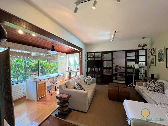 Casa / Sobrado em Condomínio para Venda em Carapicuíba/SP Chácara Granja Velha 5 Quartos