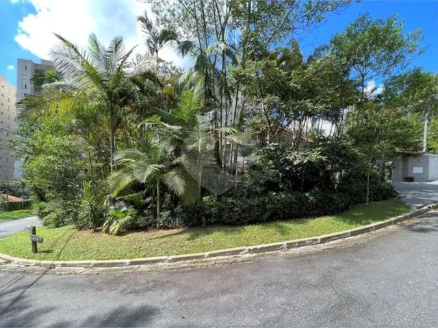 Casa / Sobrado em Condomínio para Venda em Carapicuíba/SP Chácara Granja Velha 5 Quartos