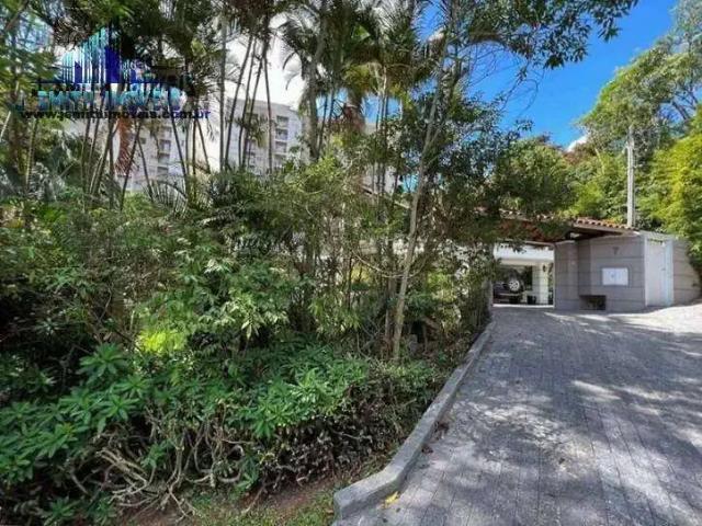 Casa / Sobrado em Condomínio para Venda em Carapicuíba/SP Chácara Granja Velha 5 Quartos