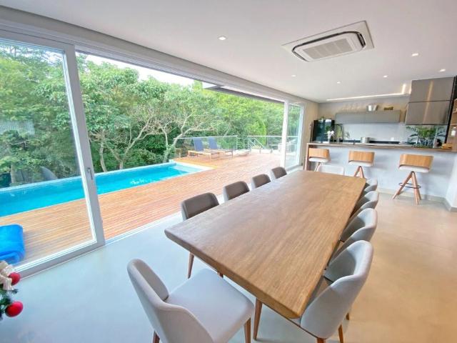 Casa / Sobrado em Condomínio para Venda em Carapicuíba/SP Granja Viana 3 Quartos