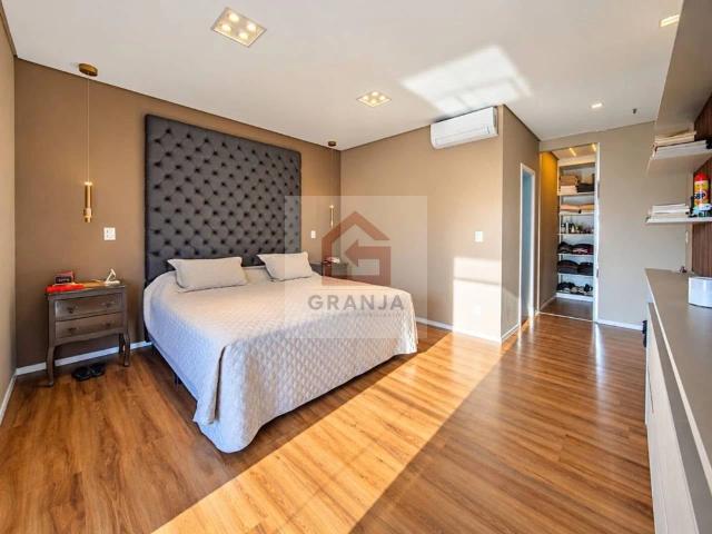 Casa / Sobrado em Condomínio para Venda em Carapicuíba/SP Granja Viana 4 Quartos