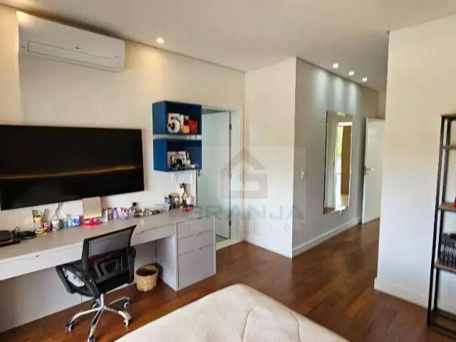 Casa / Sobrado em Condomínio para Venda em Carapicuíba/SP Granja Viana 4 Quartos