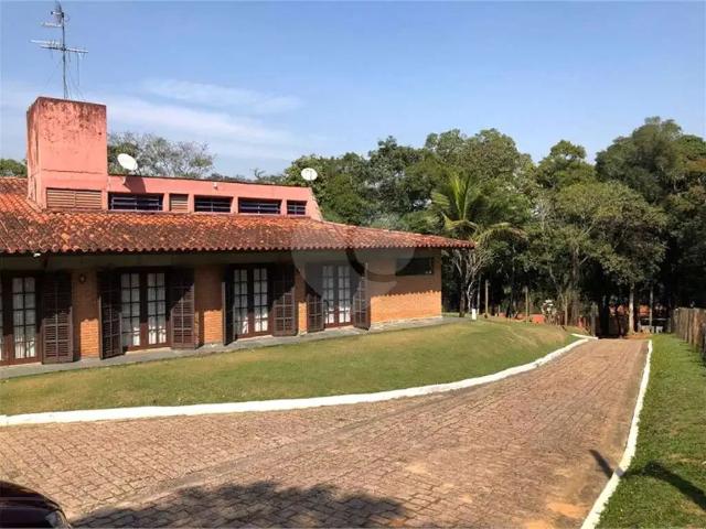 Casa / Sobrado em Condomínio para Venda em Carapicuíba/SP Granja Viana 5 Quartos