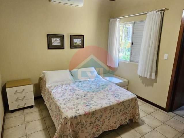 Casa / Sobrado em Condomínio para Venda em Chapada dos Guimarães/MT Centro 4 Quartos