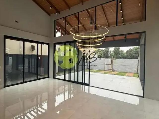 Casa / Sobrado em Condomínio para Venda em Chapada dos Guimarães/MT Zona Rural 3 Quartos