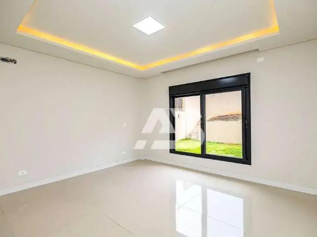 Casa / Sobrado em Condomínio para Venda em Colombo/PR Butiatumirim 5 Quartos