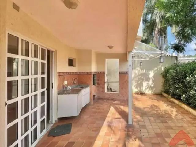 Casa / Sobrado em Condomínio para Venda em Cotia/SP Chácara Pavoeiro 3 Quartos