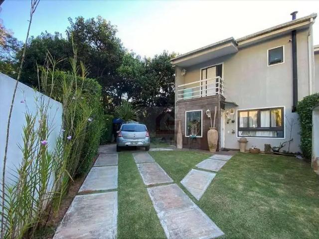 Casa / Sobrado em Condomínio para Venda em Cotia/SP Granja Viana 3 Quartos