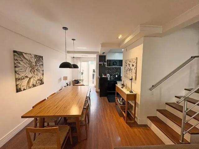 Casa / Sobrado em Condomínio para Venda em Cotia/SP Granja Viana 3 Quartos