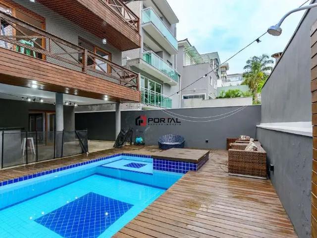 Casa / Sobrado em Condomínio para Venda em Cotia/SP Granja Viana 4 Quartos