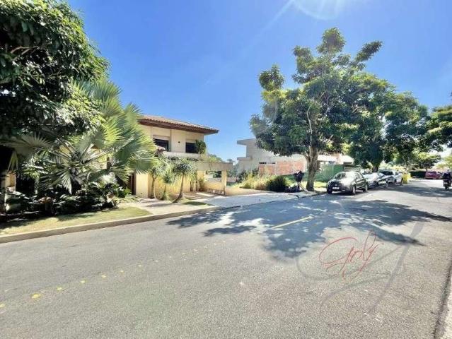 Casa / Sobrado em Condomínio para Venda em Cotia/SP Granja Viana 5 Quartos