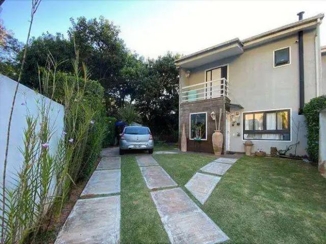 Casa / Sobrado em Condomínio para Venda em Cotia/SP Jardim das Paineiras 3 Quartos