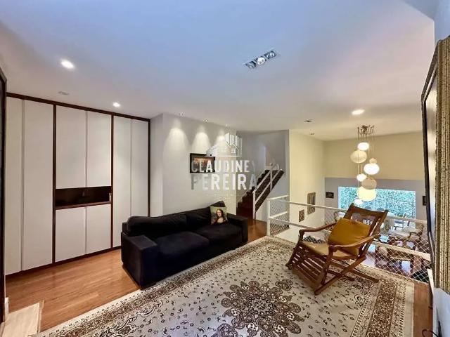 Casa / Sobrado em Condomínio para Venda em Cotia/SP Jardim das Paineiras 4 Quartos
