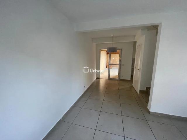 Casa / Sobrado em Condomínio para Venda em Cotia/SP Jardim Petrópolis 2 Quartos